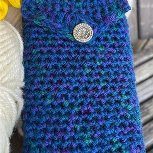 Hand crocheted smartphone and/or eyeglass case. Made from wool yarn